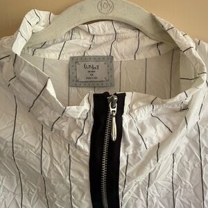 Chalet et Cie Sleeveless Pinstripe Crinkle Fabric Tunic